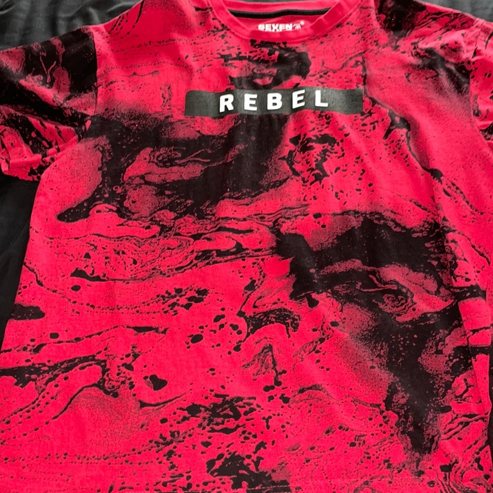 Red/black Seven Souls tshirt